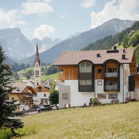 Berghotel Sanvi San Martino in Badia Exterior photo