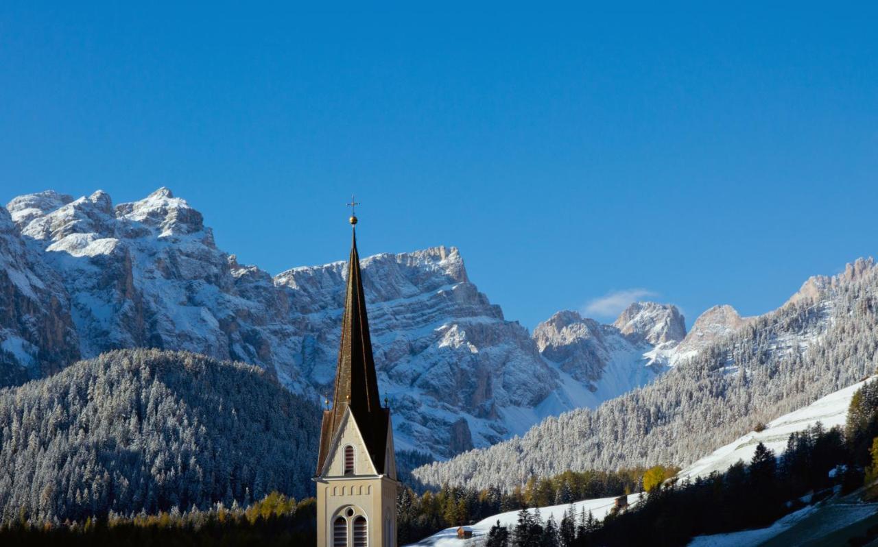 Berghotel Sanvi San Martino in Badia Exterior photo